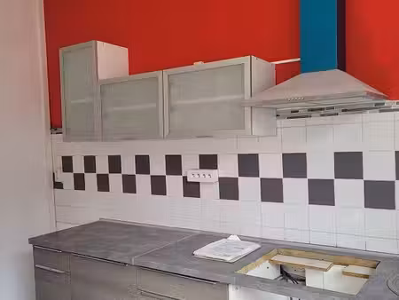 maison avec 1 seul appart au 1er etage