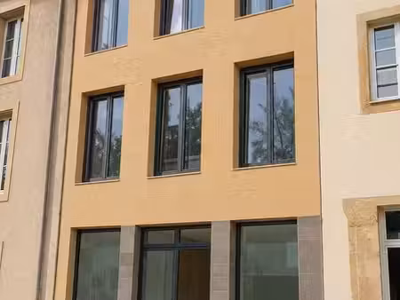 local commercial 310 m² metz