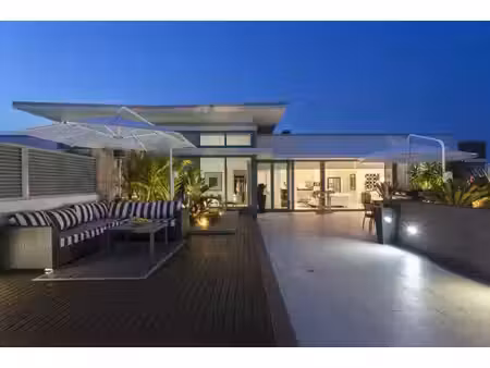 ** exceptionnel 3 pièces avec grande terrasse en dernier étage + parking au coeur d'asnièr