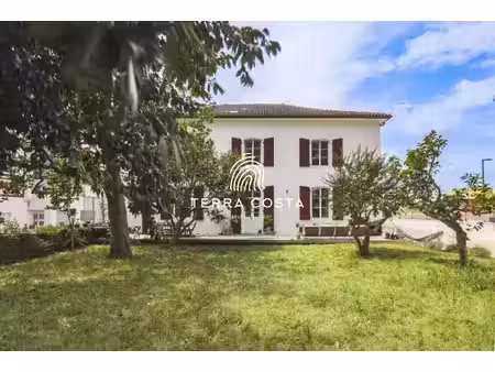 duplex de 148 m² – esprit maison – jardin privatif de + 500 m²