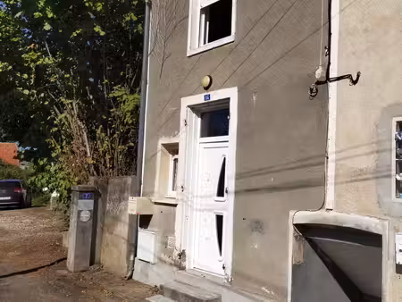venez découvrir cette charmante maison de ville mitoyenne d