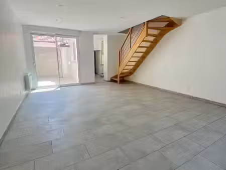 location maison 4 pièces 81.18 m² à abbeville (80100)  809 €