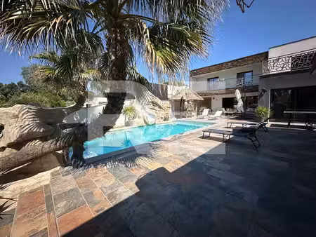 villa d'exception 317 m2 avec piscine à aigues-mortes