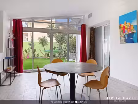 appartement avec jardin (débarras)  400 mètres plage