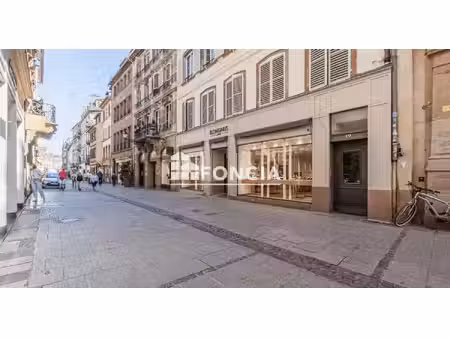 centre strasbourg – 2p de 44 88 m² au 3ᵉ étage  au calme sur cour intérieure. libre d’occu