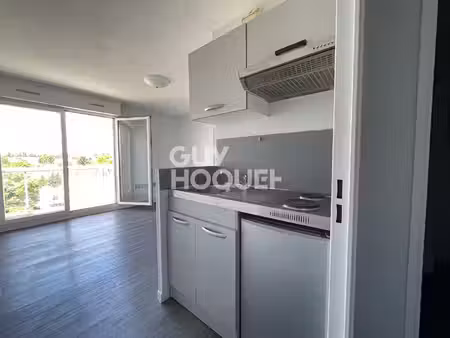 studio à louer au 6ème étage avec balcon à mérignac arlac
