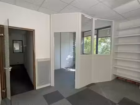 bureaux 319 m²
