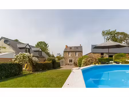 la manche : maison et deux gîtes dans un cadre champêtre paisible.