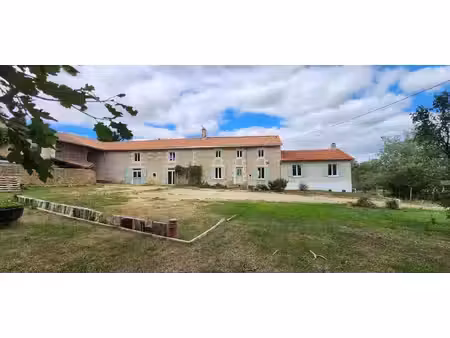 vente maison 7 pièces  227.00m²  iteuil