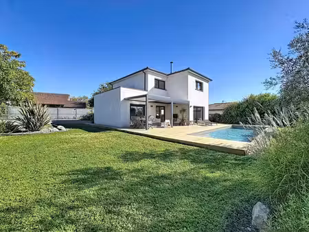 maison contemporaine de 145m² avec piscine  jardin et calme absolu