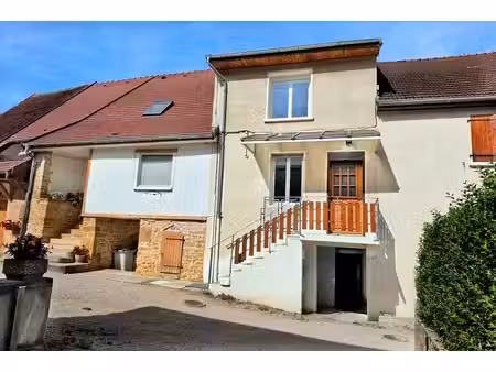 maison de village en pierre 86 m2 impasse au calme  cour