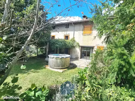 propriété 5 pièces 143 m²
