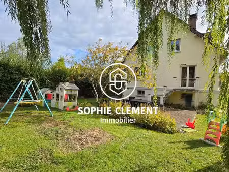 maison 10 pièces 236 m²