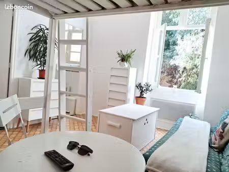 mignon studio 19m2 meublé centre ville ts commerces (nature  montagnes  mer 30 mn)