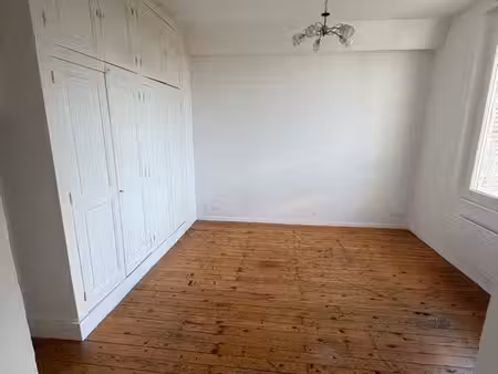 a louer appartement f1 avec cuisine séparé et salle de bain séparé