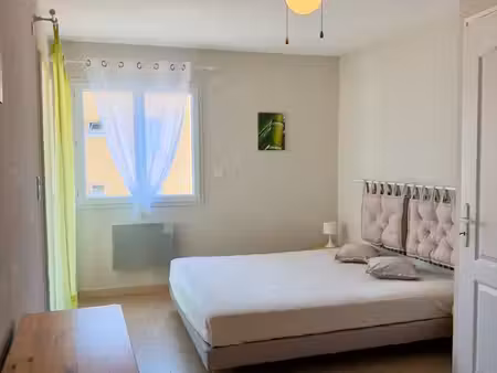 maison avec garage et terrasses