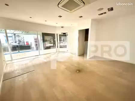 local commercial 48 m²