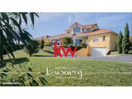 maison 8 pièces 285 m²
