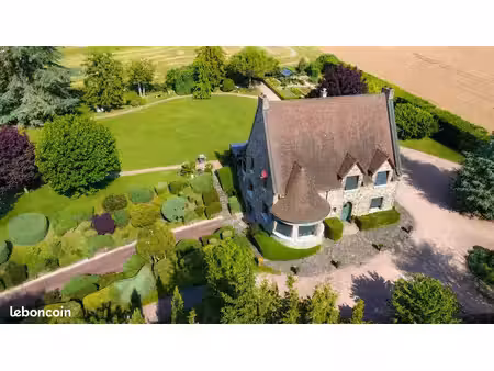 château 7 pièces 216 m²