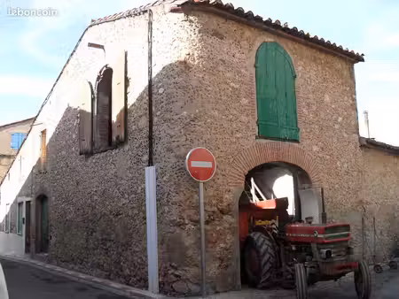 viticulteur vend une écurie et sa maison de granger