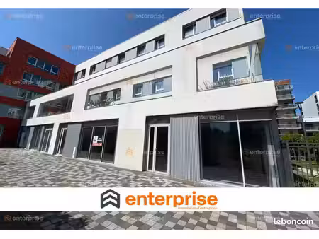 local santé 750 m²