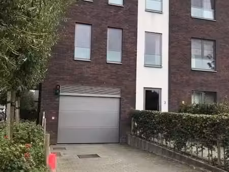 emplacement de parking en souterrain au centre de wolvertem