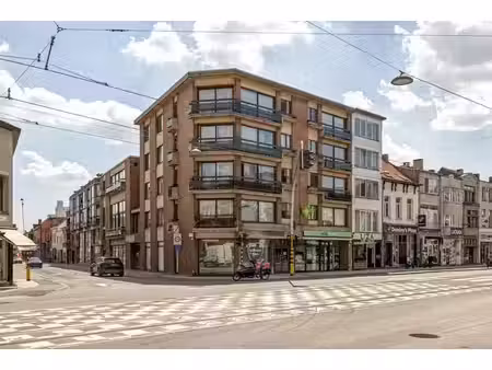 gelijkvloerse kantoorruimte met toplocatie aan de bredabaan