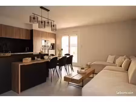 85m2 4p + garage 24m2 + terrasses 12m2  entièrement rénové