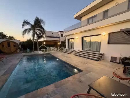 villa 5 pièces 135 m²