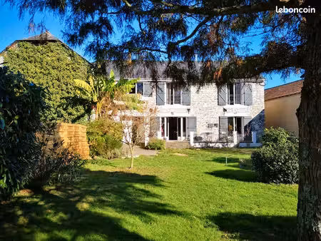 loue maison de village renovée