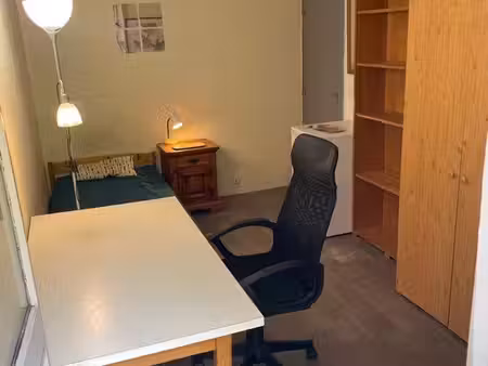 chambre meublée