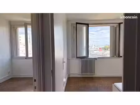 appartement 2 pièces 40 m² – 8e étage avec ascenseur – ivry-sur-seine