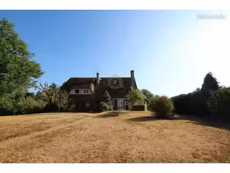 maison 7 pièces 204 m²