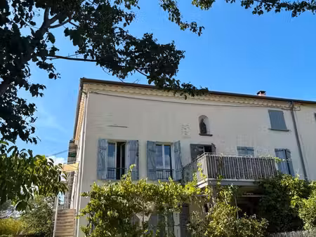 t4 duplex dans bâtisse de charme quartier du moulin à digne