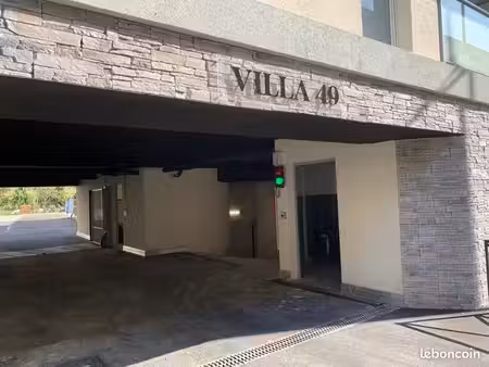 location parking dans résidence sécurisée st laurent du var