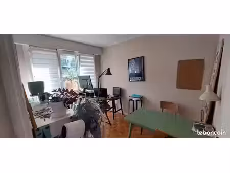 bureau partagé à louer