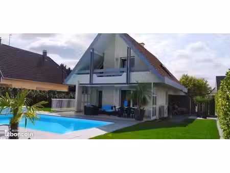 belle maison 120 m² avec piscine chauffée – 4 chambres – 7 ares