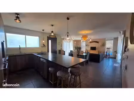maison de plain pied sur terrain de 800m2