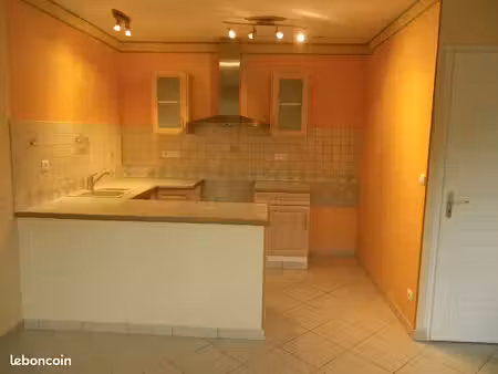 appartement avec parking et garage