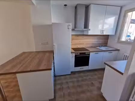maison meublee tout confort  état neuf avec garage  cellier et sur sous-sol