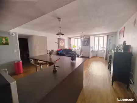 vends élégant 2 pièces de 56 63 m² à moûtiers centre