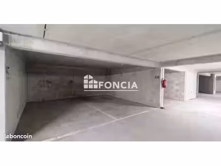 melun: à vendre  place de parking privative en sous-sol  située au 23 rue de la brasserie 