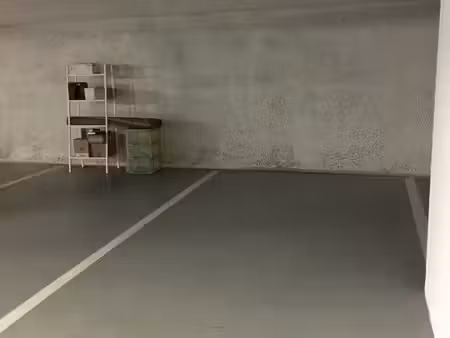 place de parking souterrain