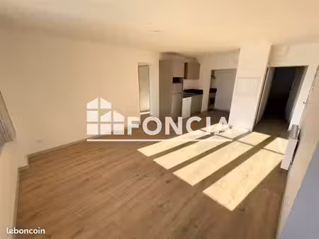appartement 3 pièces 62.7m² à louer 485 - chatellerault 86100