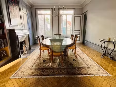 propriété 8 pièces 240 m²