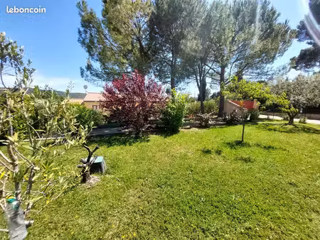 terrain 840 m² pertuis