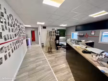 bureau 90 m²