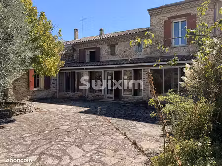 maison 7 pièces 202 m²