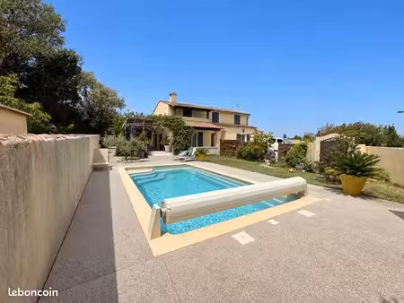 maison à vendre st saturnin les avignon– 145 m²  4 chambres  piscine et garage