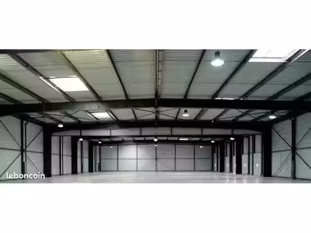 local bureaux 5 210 m²